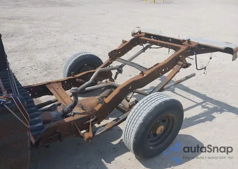 1983 Ford F100 z USA, uszkodzony, nr VIN 2FTCF10F6DCA65942